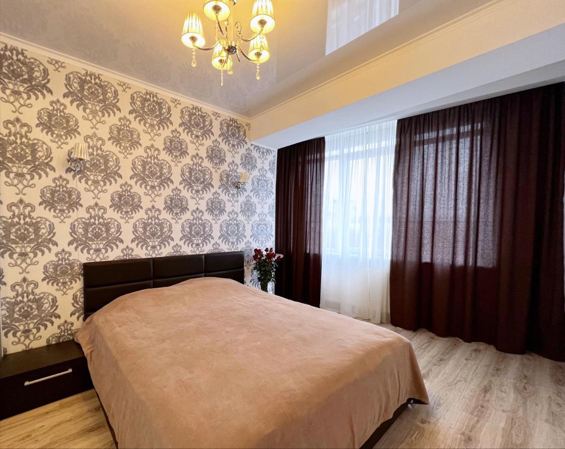 Apartament De Lux Cu 2 Camere Si Living คีชีเนา ภายนอก รูปภาพ