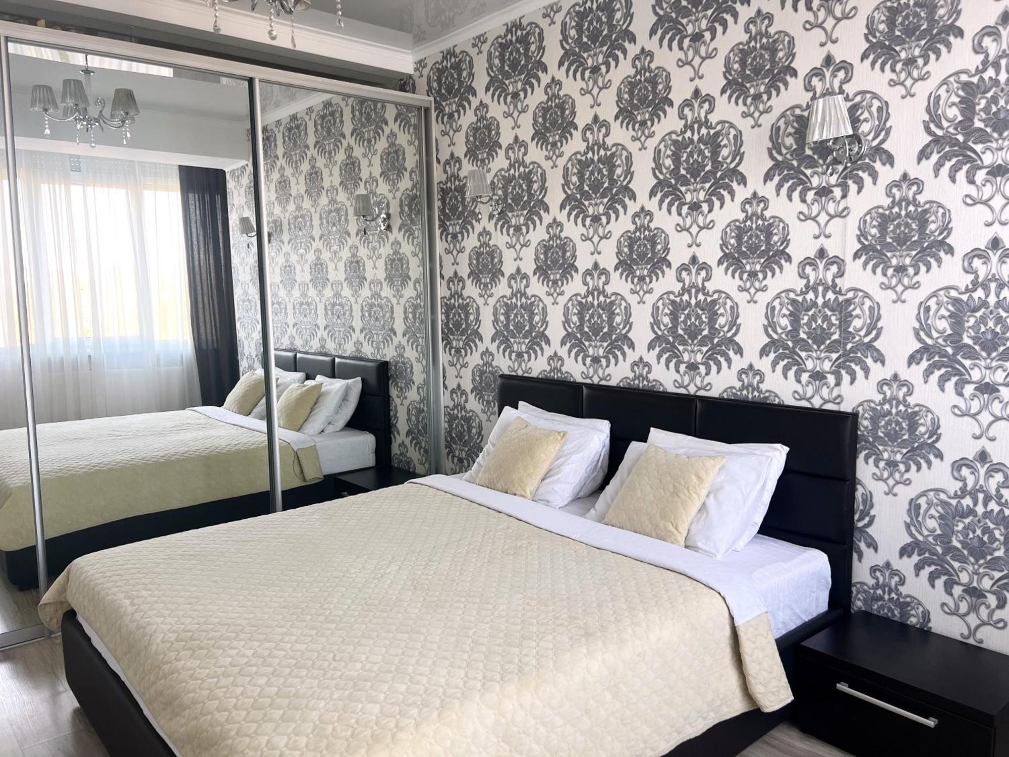 Apartament De Lux Cu 2 Camere Si Living คีชีเนา ภายนอก รูปภาพ